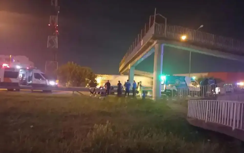 Vivo de milagro: Vecino de Garín se arrojó de un puente peatonal de la autopista