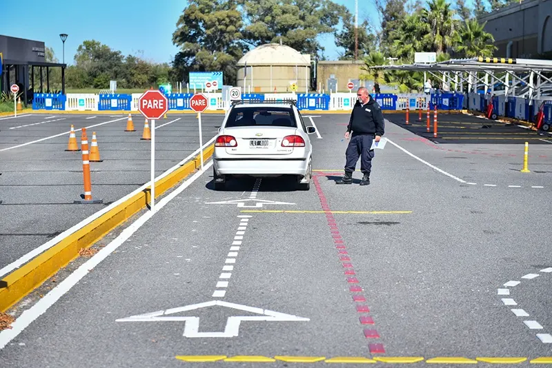 pista de manejo para obtener la licencia de conducir en el predio de Jumbo Escobar