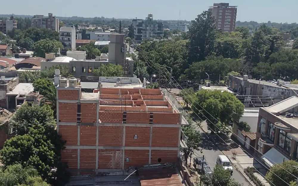 Qué destino tendrá el edificio que se está construyendo sobre la calle Estrada