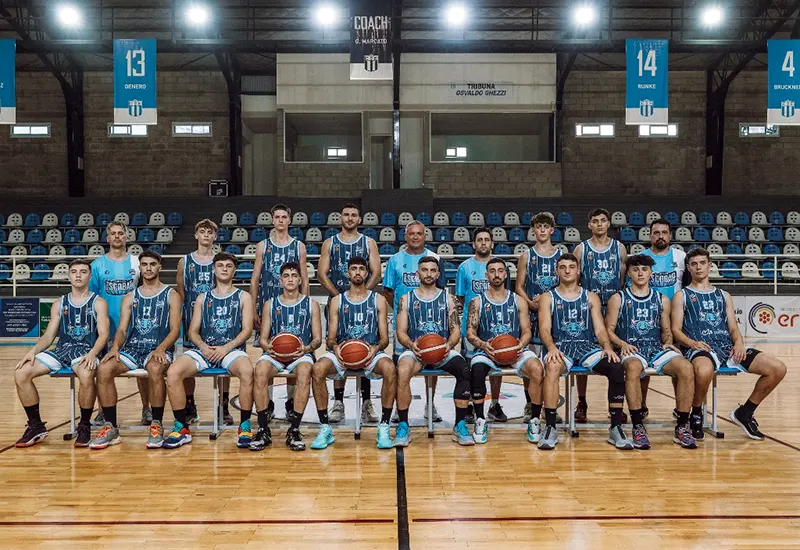 Plantel y cuerpo técnico de Sportivo Escobar