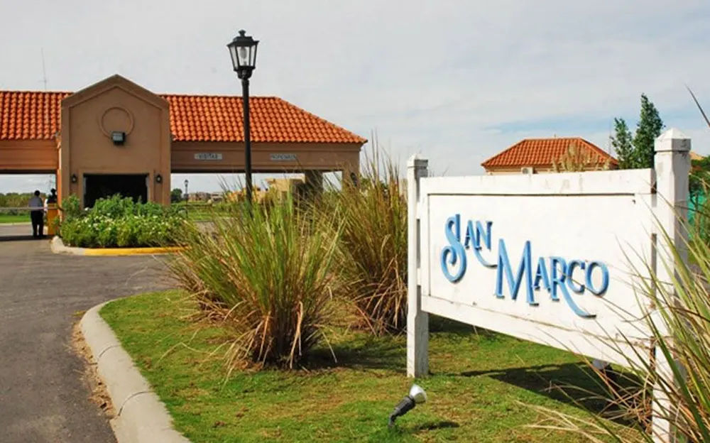 Policías en la mira por multimillonarios robos en un country de Maschwitz