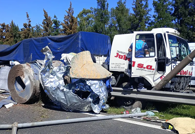 las bobinas que transportaba el camión