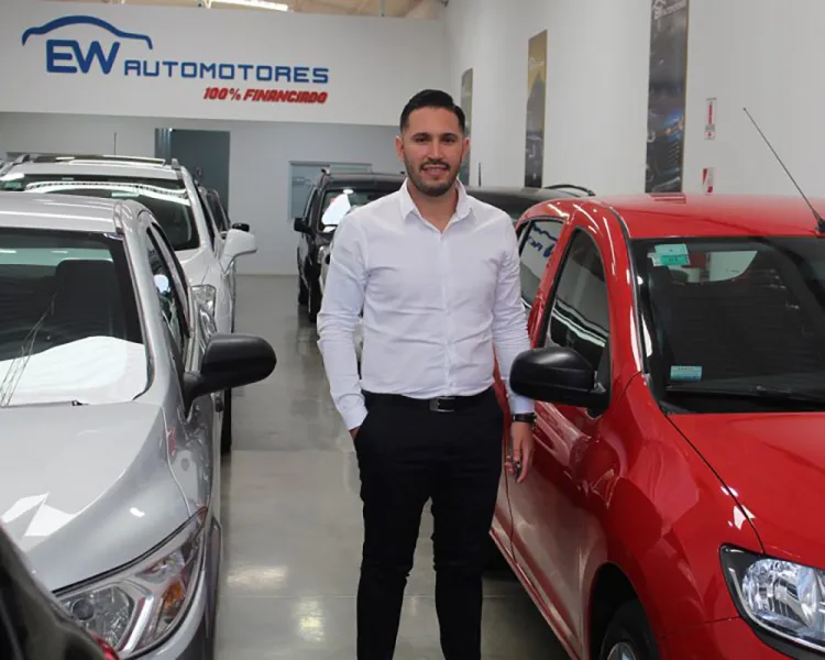 Emanuel Selbaggi, titular de la agencia de autos allanada por estafas