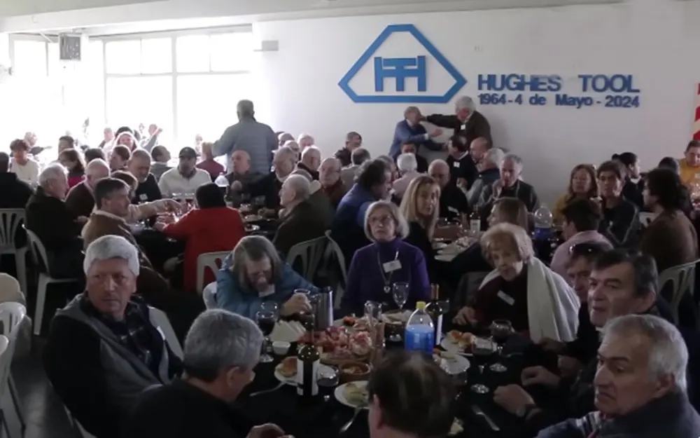 El histórico reencuentro de los trabajadores de Hughes en Escobar