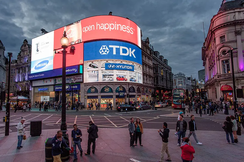 Open_Happiness_Piccadilly_Circus_Blue-Pink_Hour