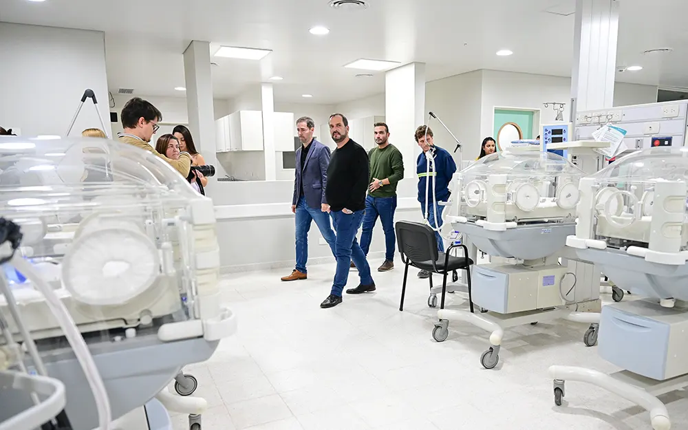 Sujarchuk recorrió las obras de ampliación del Hospital del Bicentenario