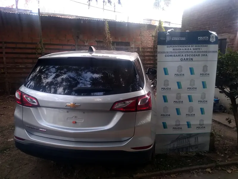 auto Chevrolet Equinox robado por los motochorros