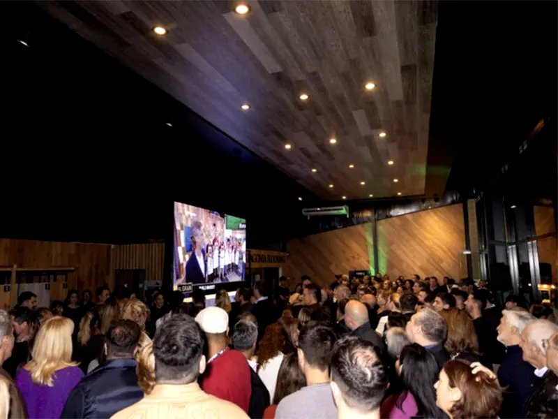 invitados a al apertura de Patagonia en Escobar
