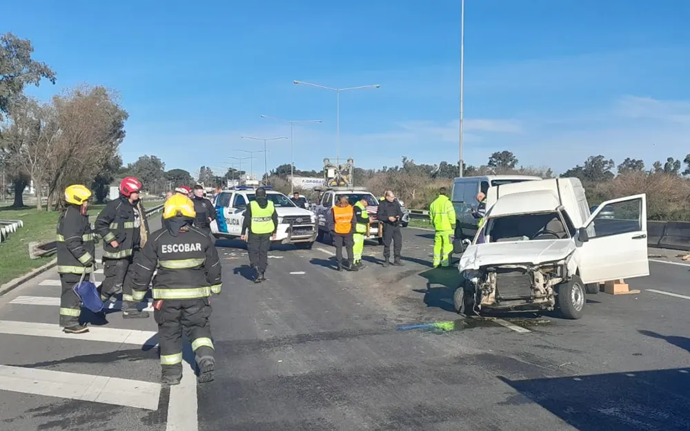 Se le salió una rueda cuando iba por la autopista y casi provoca un desastre