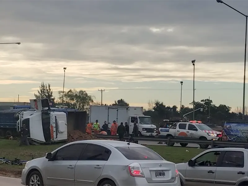 una foto del accidente, tomada desde la colectora oeste
