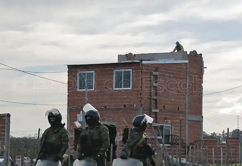 policías en el desalojo