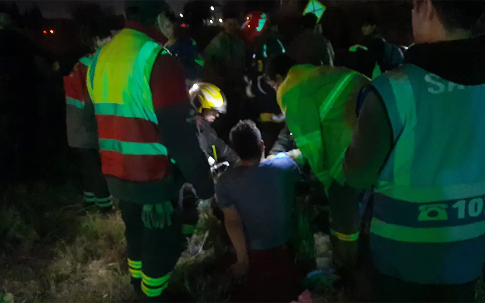 Tren arrolló a un auto en un paso a nivel de Matheu que no tiene barreras