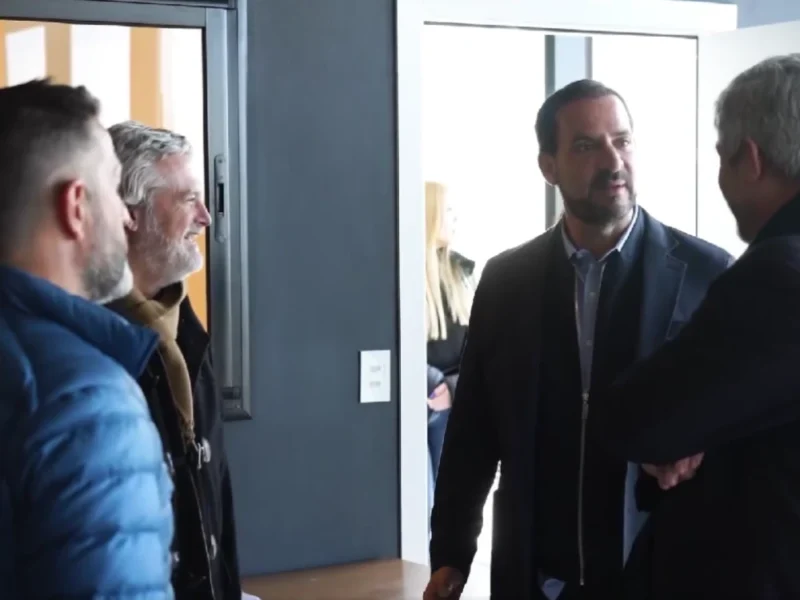 El intendente Ariel Sujarchuk, junto con Christian Fabio, fiscal de Escobar, y José Luis Castaño, fiscal general interino de Zárate-Campana, recorrieron las nuevas instalaciones.
