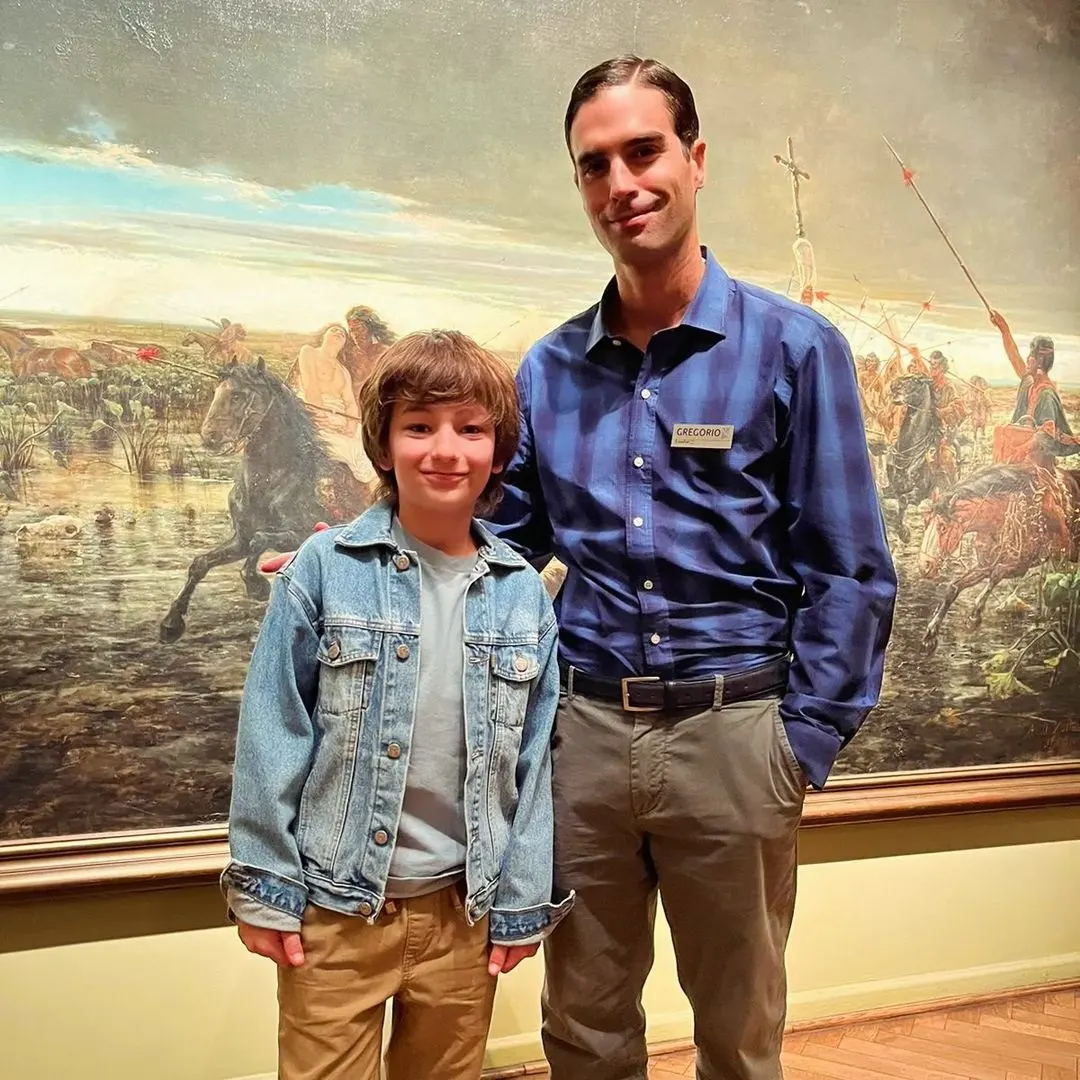 Milo Lis con Nicolás Furtado en el Museo de Bellas Artes