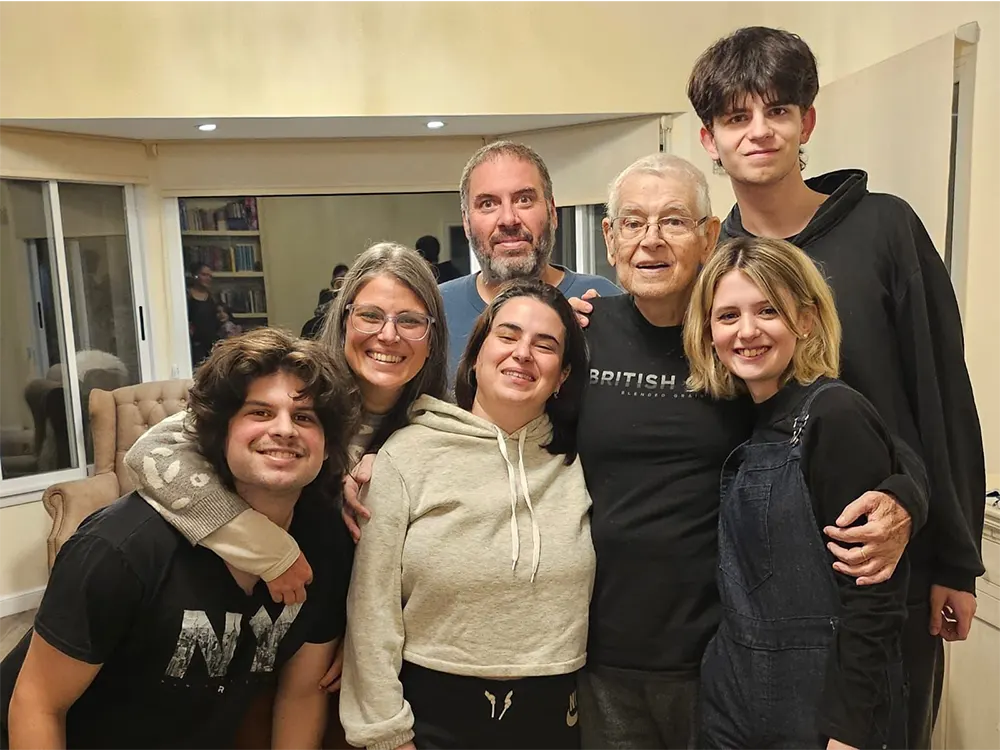 Lagomarsino junto a sus seis hijos