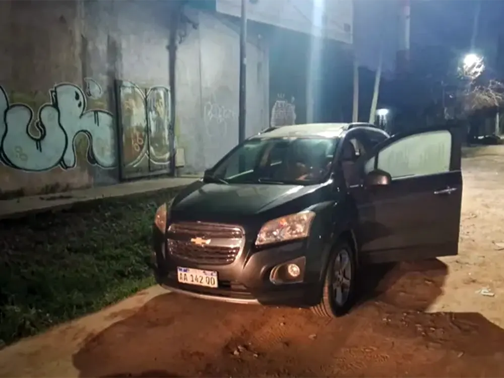 camioneta robada y abandonada por los delincuentes