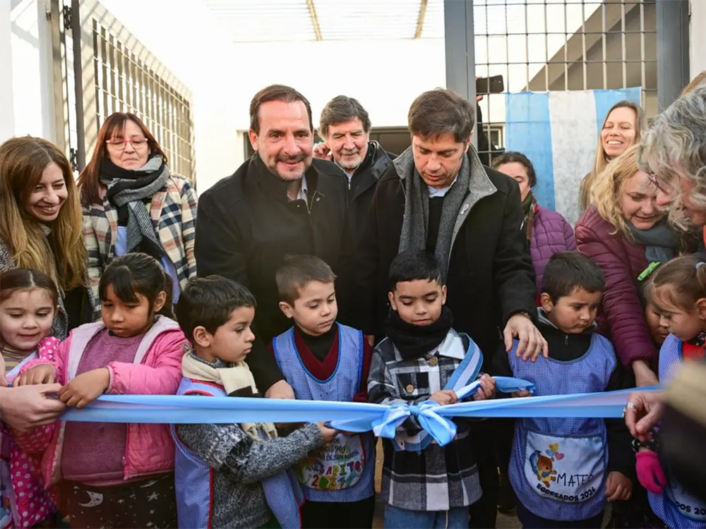 Sujarchuk y Kicillof en el corte de cintas del jardín de infantes