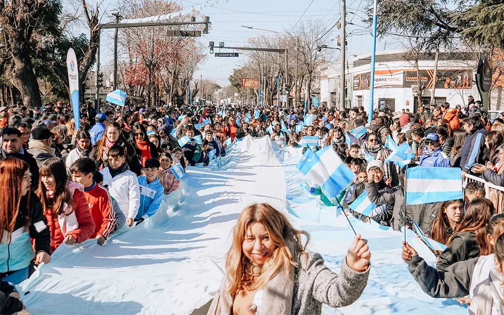 Matheu se vistió de celeste y blanco para festejar el Día de la Independencia
