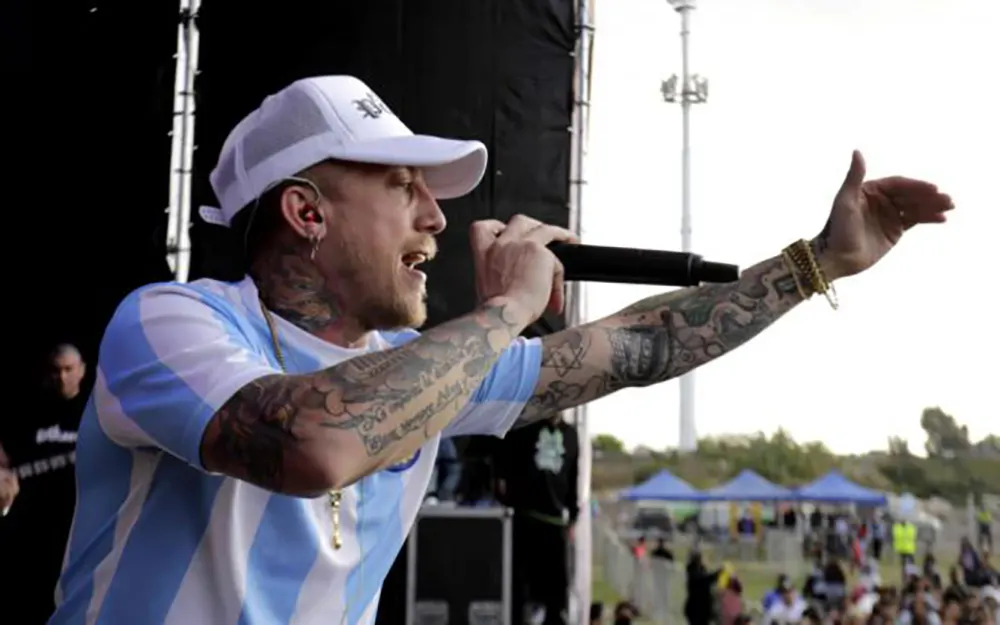 Fiesta de cumbia en Escobar, con El Polaco y La Banda de Lechuga