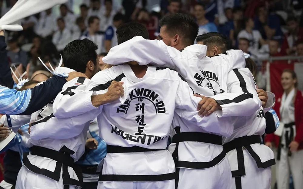 Escobarenses se preparan para competir en la Copa Mundial de Taekwondo