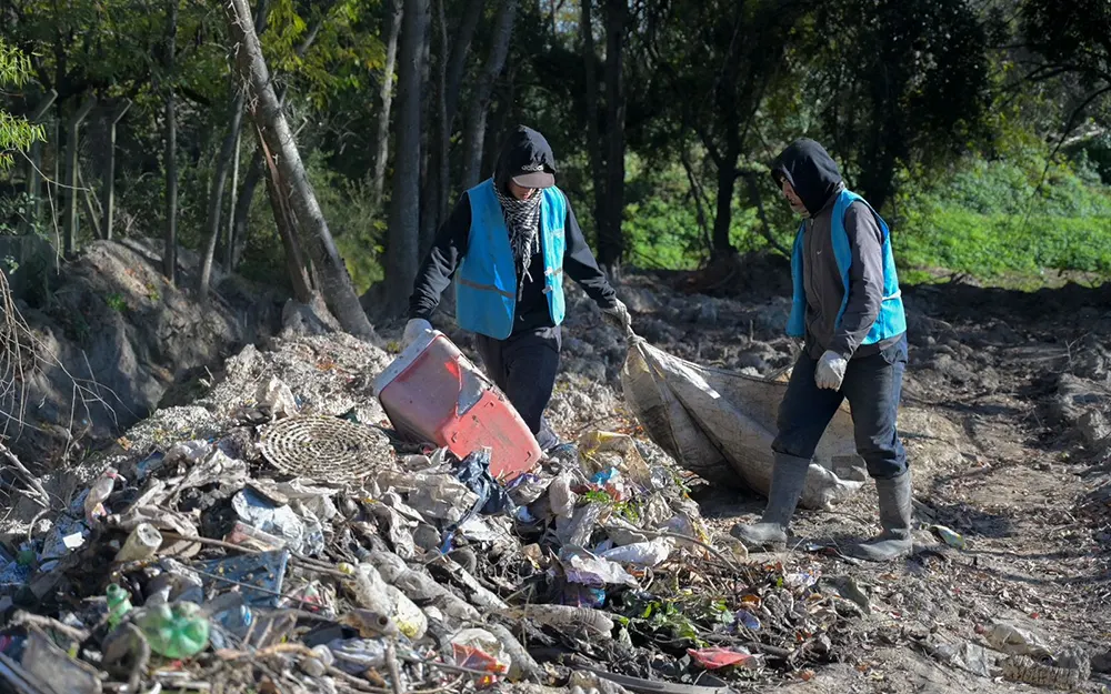Continúan los operativos de limpieza del Arroyo Escobar