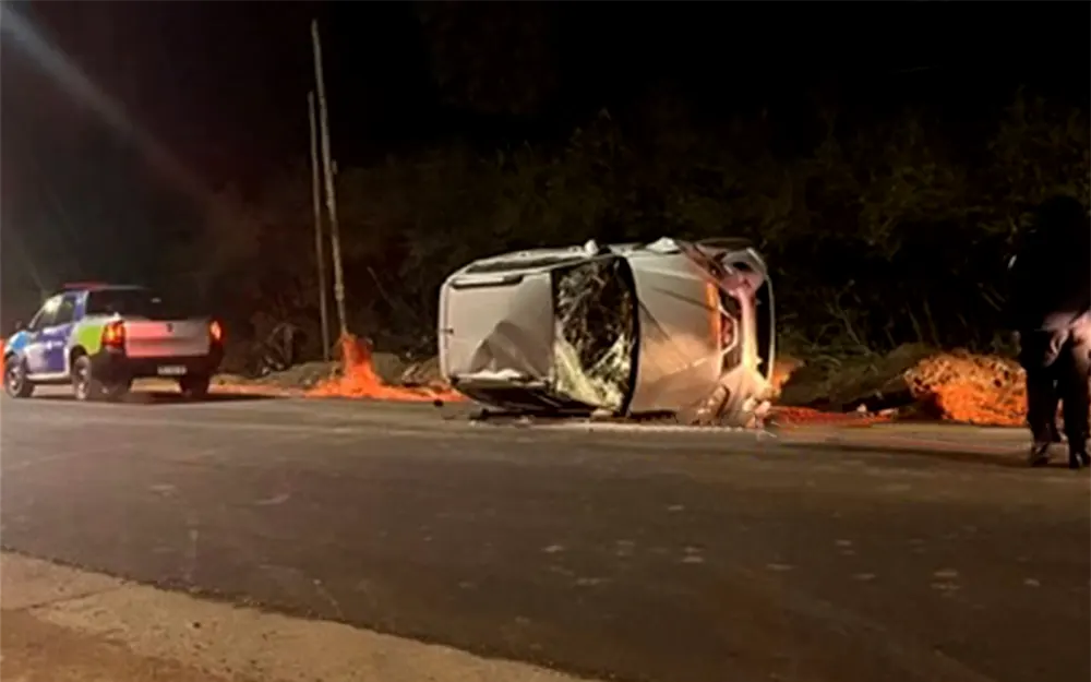 vuelco ruta 26 auto volcado sobre la ruta