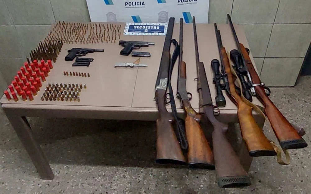 Armado hasta los dientes: amenazó a una vecina y le encontraron un arsenal