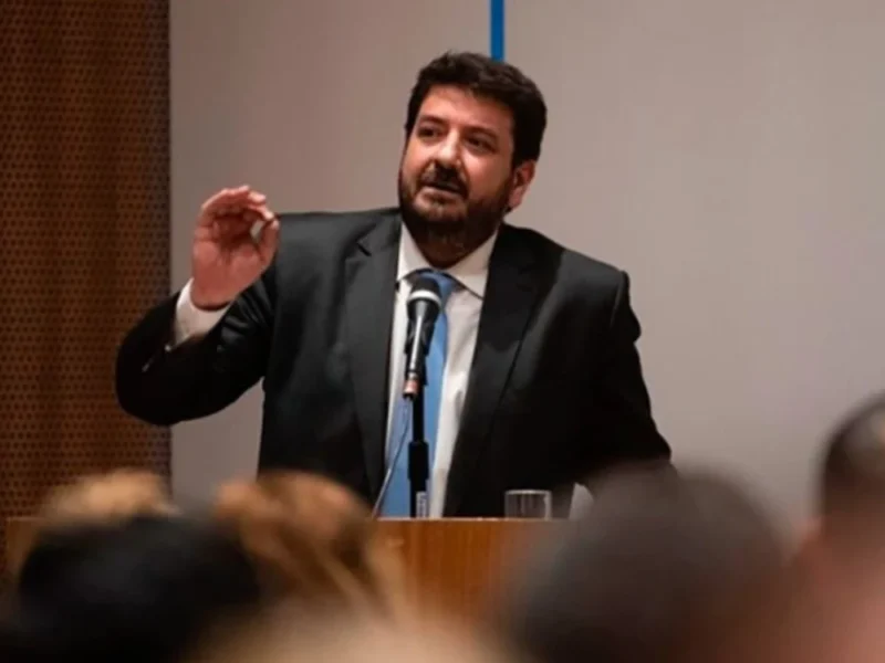 La jornada inaugural comenzará con una mesa de presentación y bienvenida que contará con la participación del ministro de Justicia y Derechos Humanos bonaerense, Juan Martín Mena.