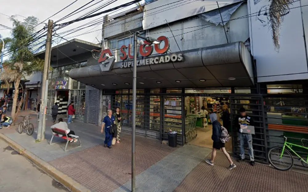 Queja por actitud de vendedores ambulantes en la calle Rivadavia