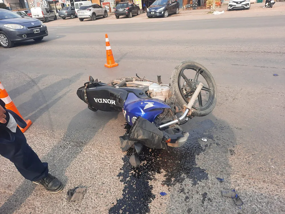 la moto quedó tirada sobre la ruta 25