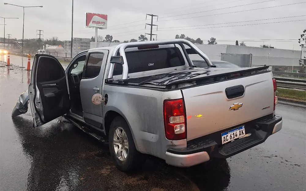 Camioneta chocó en Garín: transportaba más de 600 kilos de hojas de coca