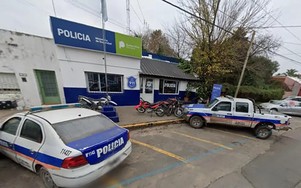 Abuso de autoridad: brutal golpiza de dos policías a un joven en Garín
