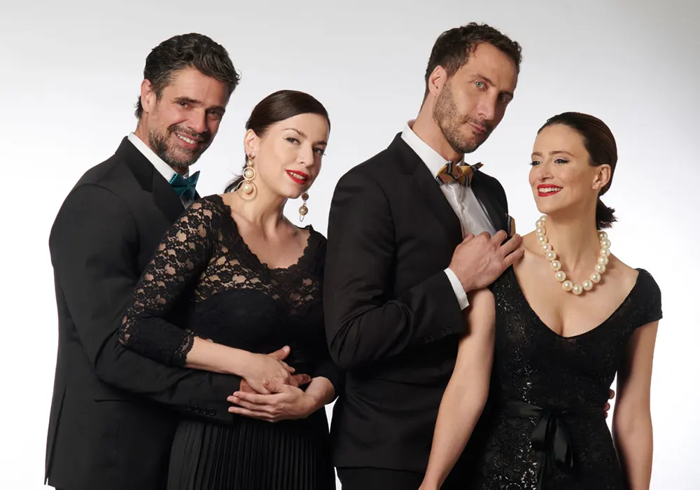 El elenco de "el beso": Luciano Castro, mónica antonópolus, luciano cáceres y mercedes funes. La comedia se presentará próximamente en el seminari