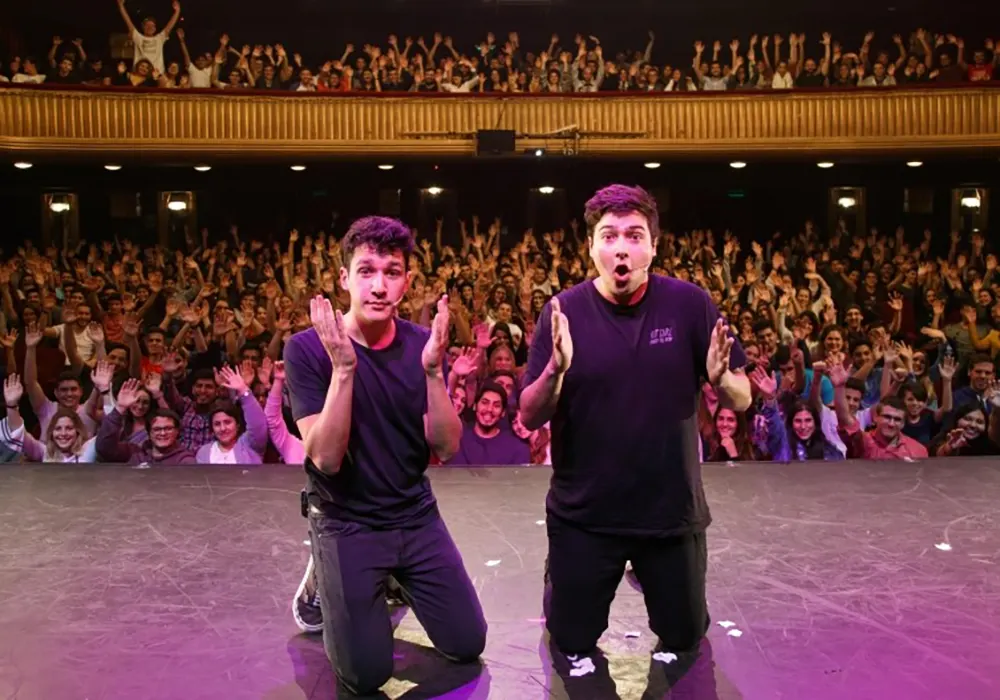 Nachito Saralegui junto a Fran Gomez durante la presentación de uno de sus shows, que también presentarán en el seminari
