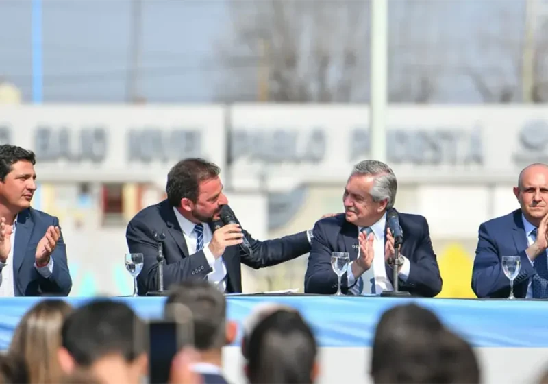 Ariel Sujarchuk y Alberto Fernández en la inauguración del paso bajo nivel de la calle Podestá
