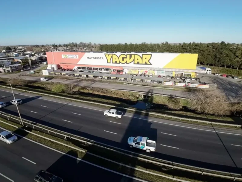 vista aérea del supermercado yaguar de maschwitz