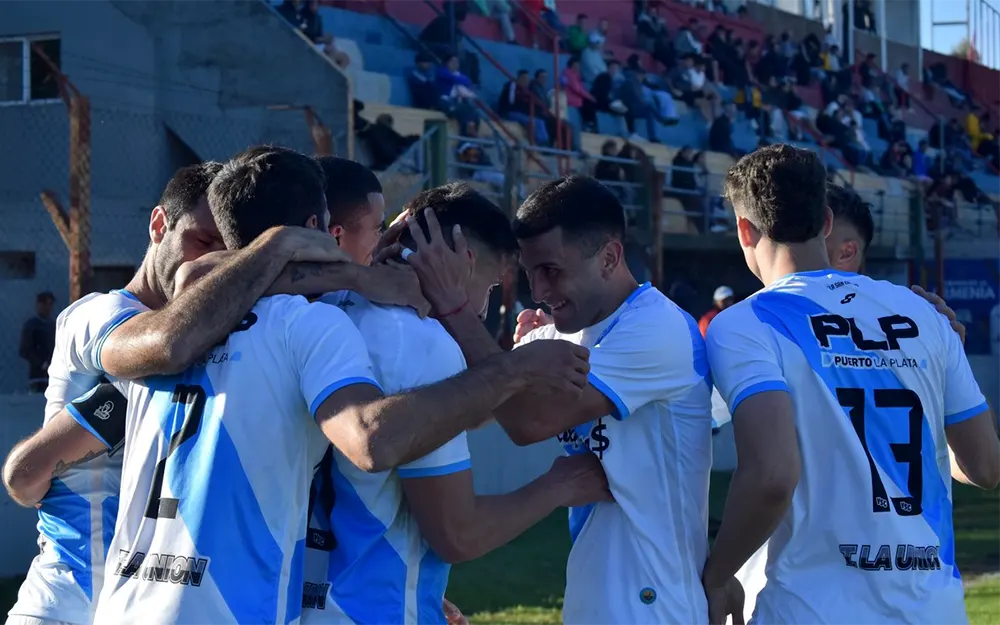 Armenio perdió de local y dejó pasar la chance de volver a ser puntero