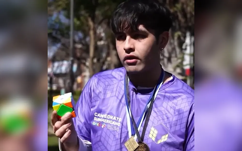 Un joven de Maquinista Savio es subcampeón nacional de Cubo Rubik