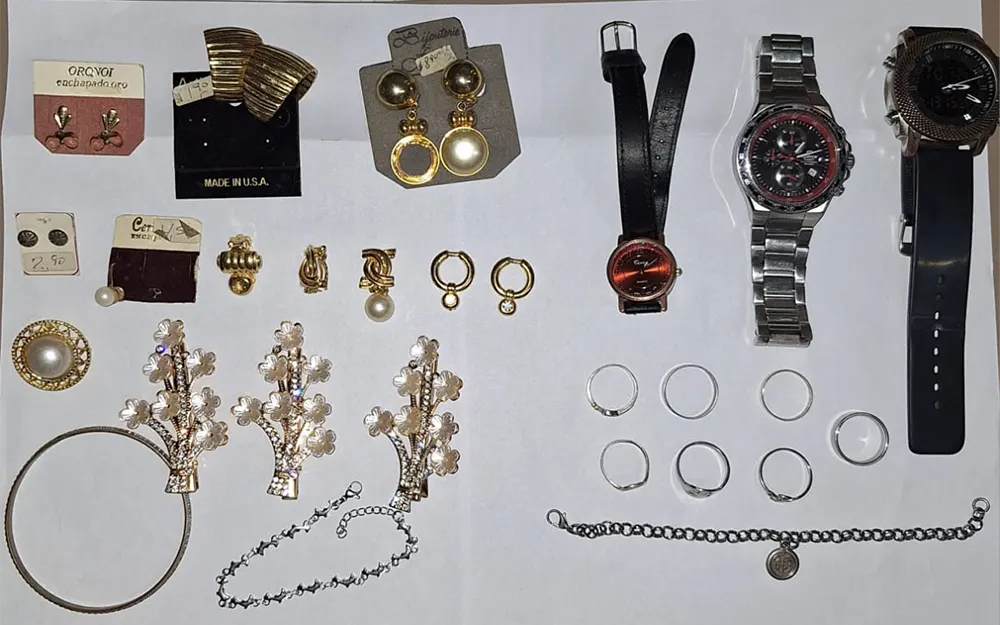 alhajas recuperadas en el allanamiento