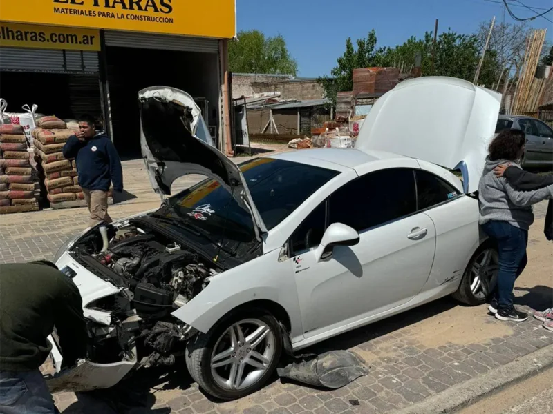 Peugeot 308 involucrado en el accidente