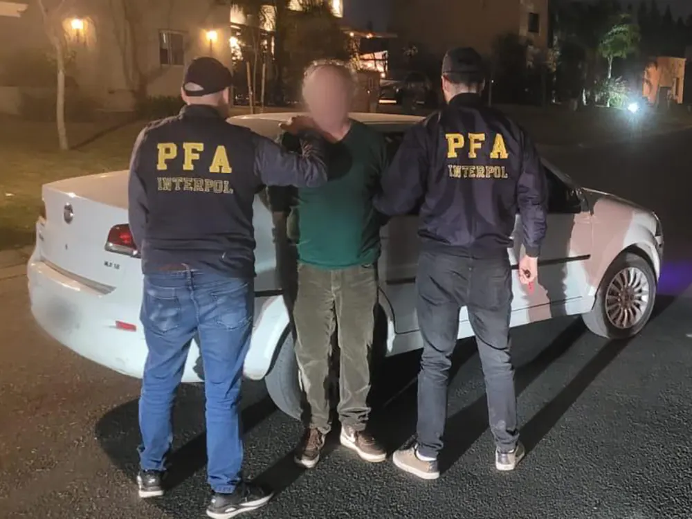 Olmedo detenido junto a efectivos de la policia federal