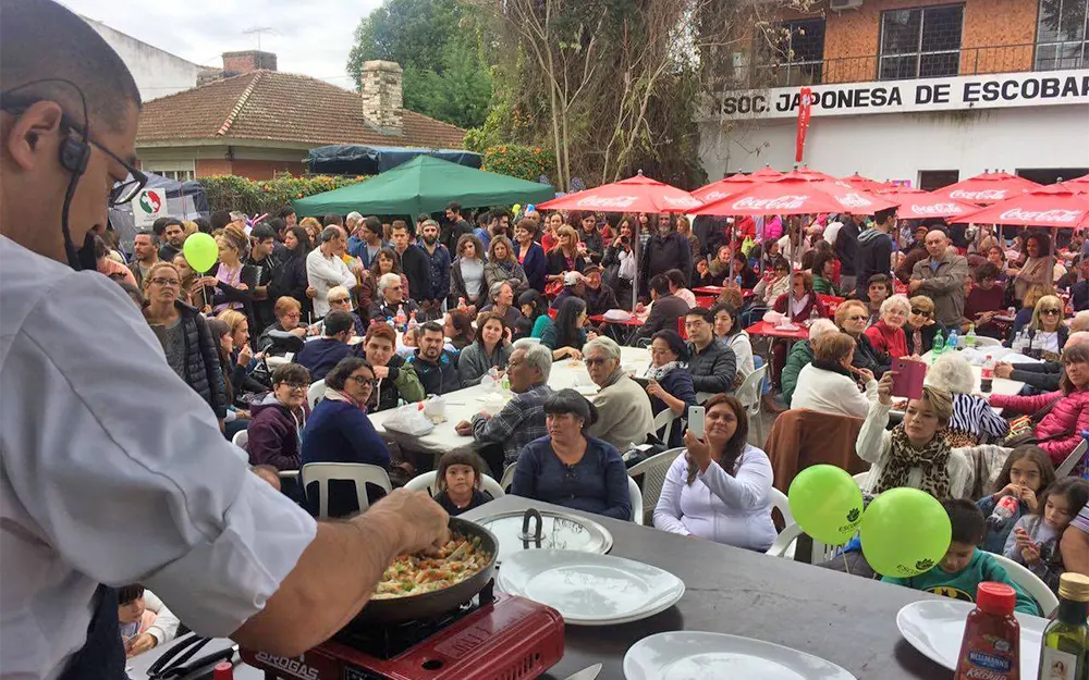 feria japonesa Takehiero Ohno el reconocido chef japonés Takehiro Ohno en la feria japonesa de Escobar
