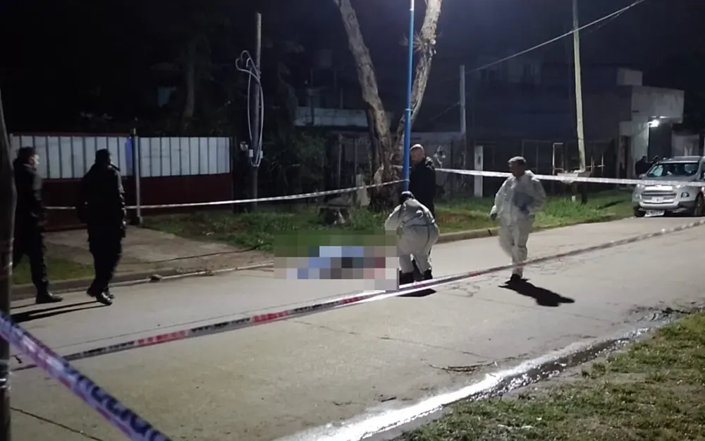 Asesinan de dos disparos en la cabeza a un hombre en Maquinista Savio