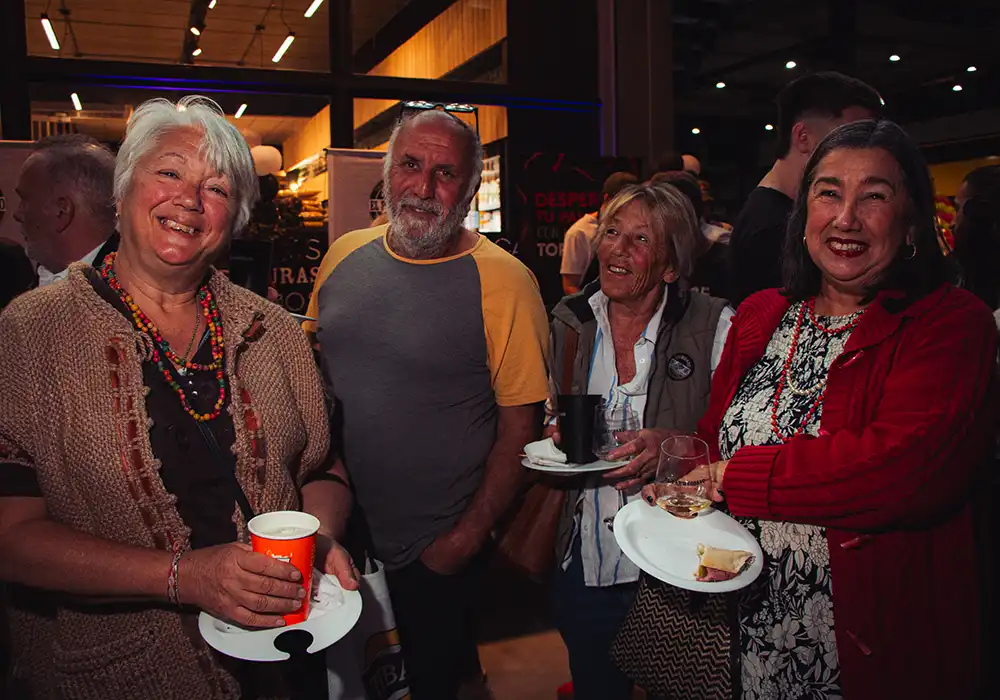 invitados a la aperrtua de El Parmegiano
