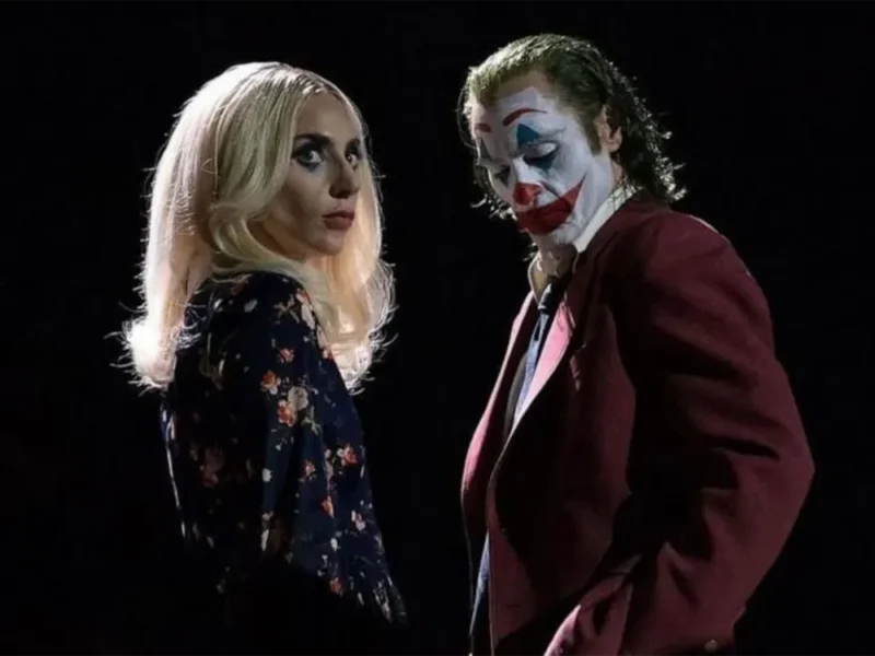 Harley Quinn (Lady Gaga) y (El Guasón (Joaquin Phoenix ) se conocen en un neropsiquiátrico