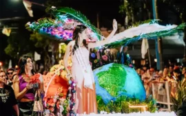 una de las carrozas que participó del desfile