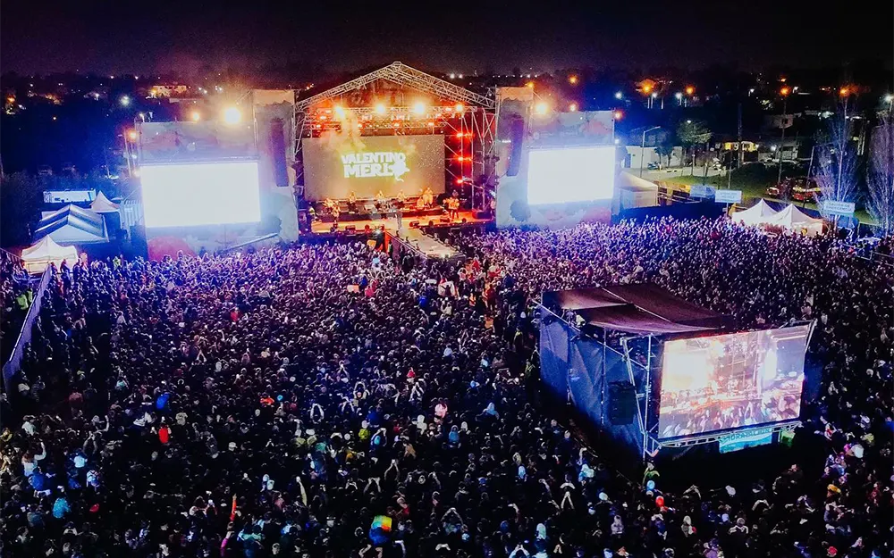 Una multitud asistió al show de cierre de la 61º Fiesta Nacional de la Flor