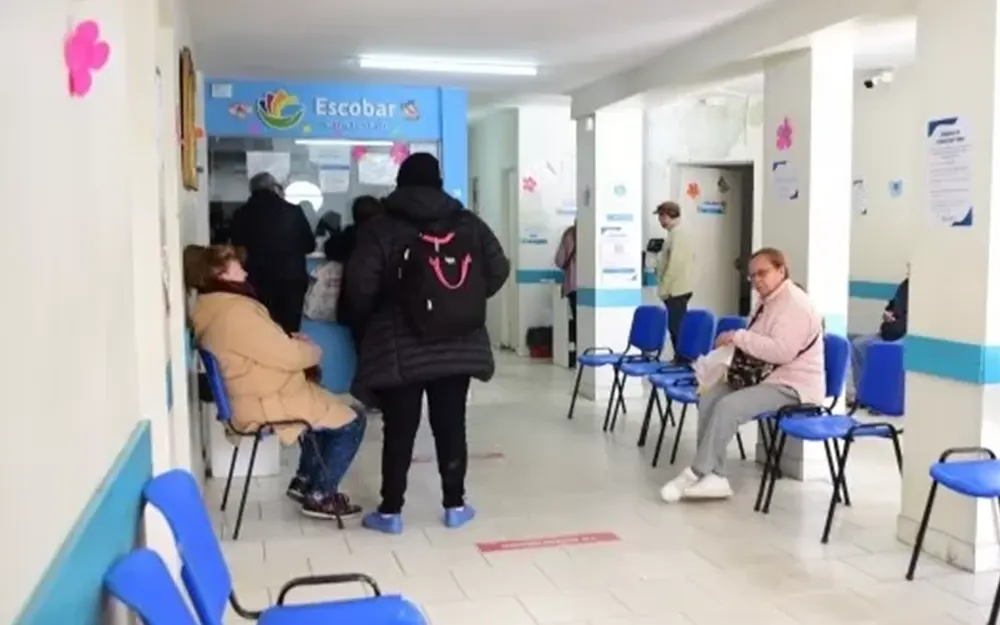 Escobar lanza un canal de atención por WhatsApp para afiliados de IOMA