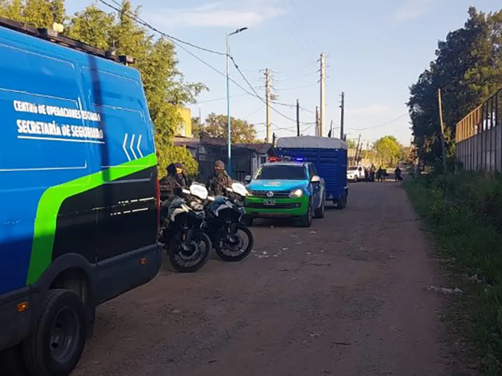 Efectivos desplegando el operativo policial