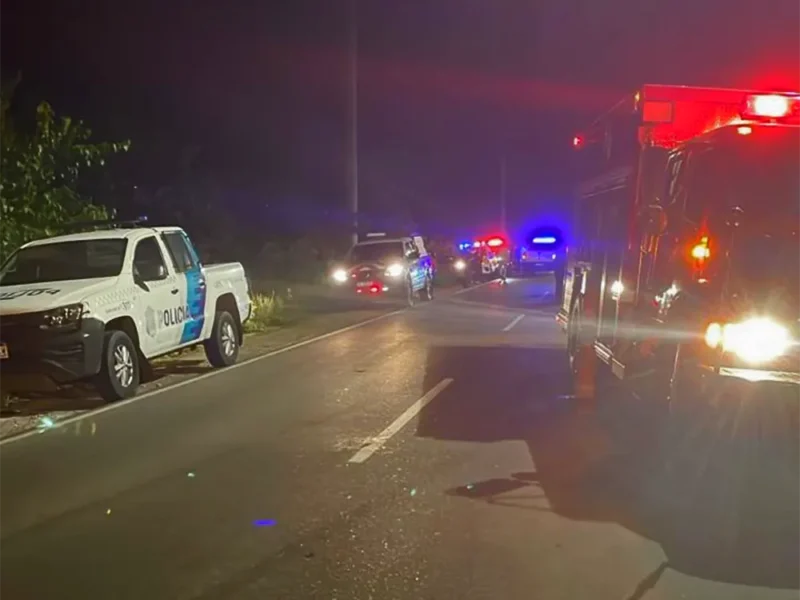 Despliegue de bomberos, policía y Defensa Civil sobre la ruta 25